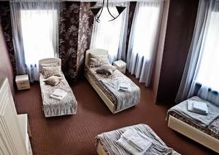Отель Hotel Lime Киев Односпальная кровать в общем номере с 4 кроватями-4